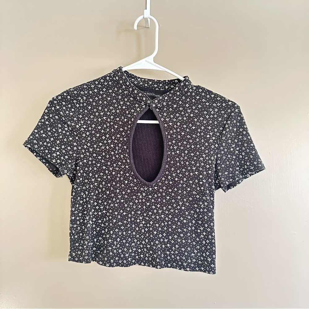 Urban Outfitters peekaboo kimono style crop top